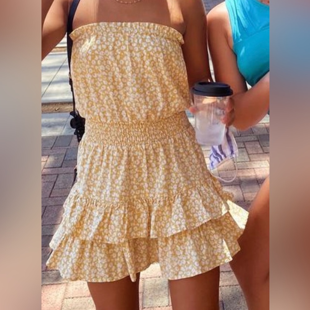 Glassons floral strapless mini dress 🌼🌼